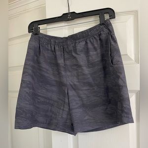 Chubbies men’s M gray camouflage shorts